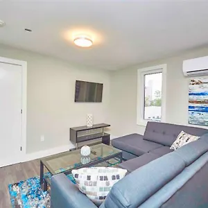 luxury-boutique-two-bedroom-condo-3a.niagara-fallshotels.com/