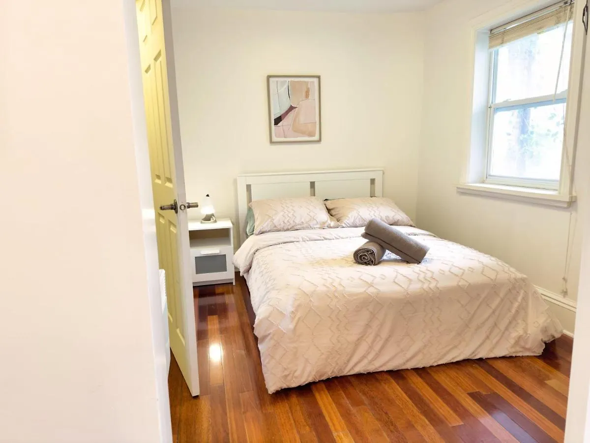 Superb 2 Bed In Plateau 10Min To Mont-Royal Metro Apartment Montreal Canada