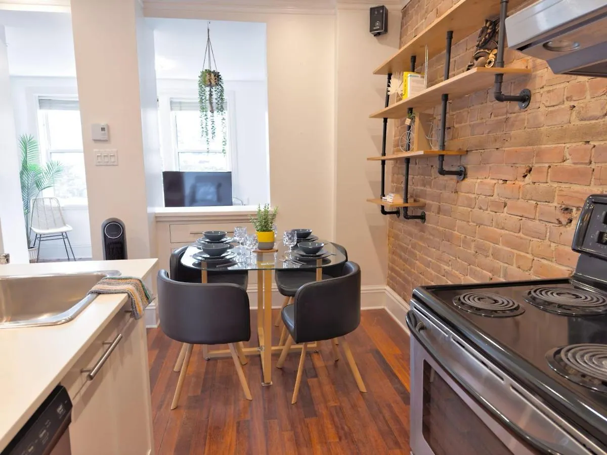 Superb 2 Bed In Plateau 10Min To Mont-Royal Metro Apartment Montreal