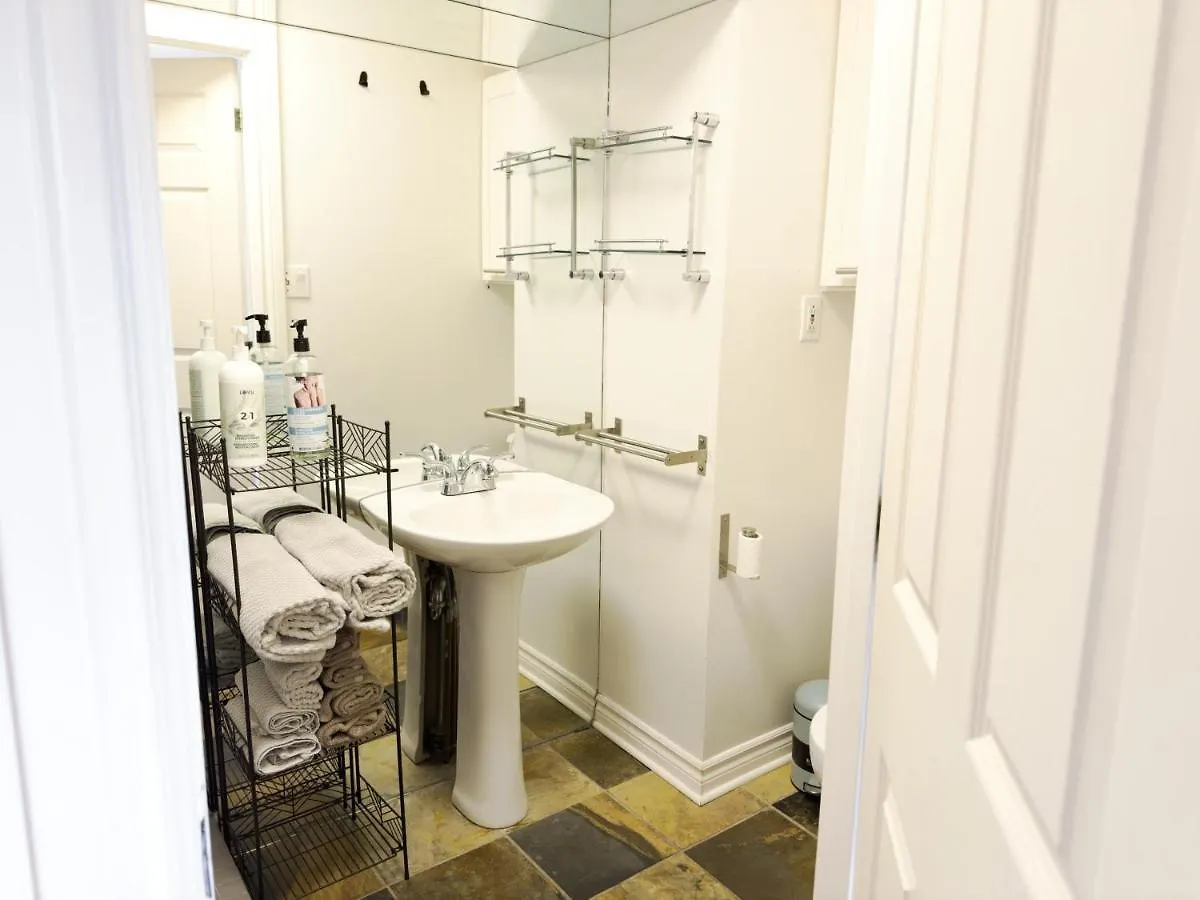 Superb 2 Bed In Plateau 10Min To Mont-Royal Metro Apartment Montreal